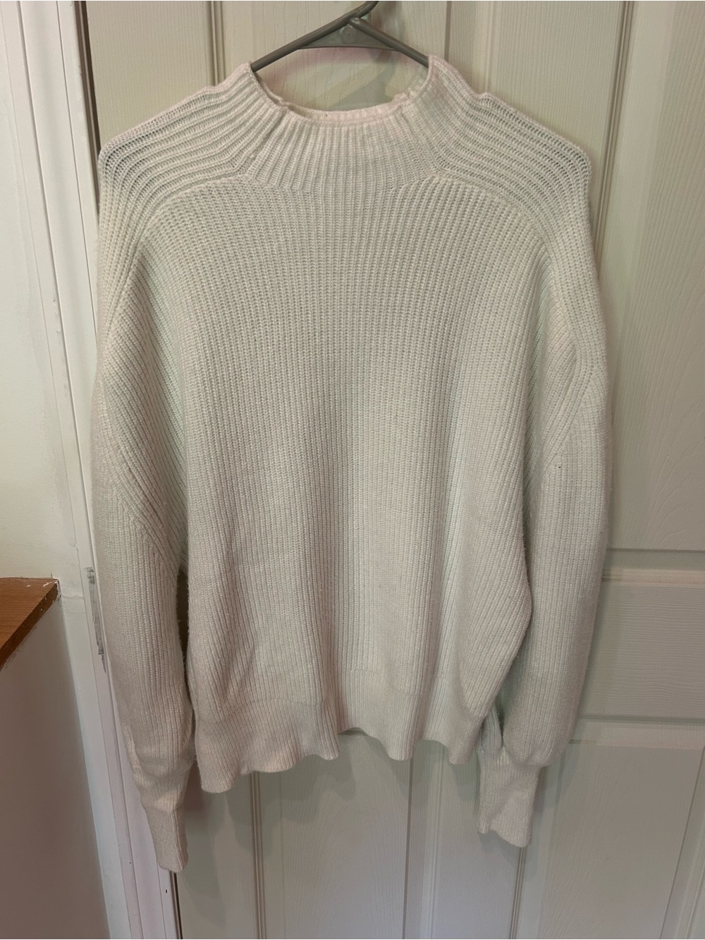 Cyrus Women’s White Ribbed Crewneck Sweater